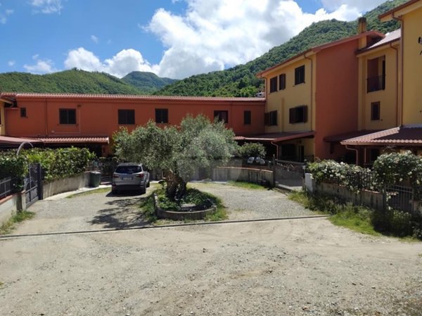 casa indipendente in vendita a Cerisano in zona Valli