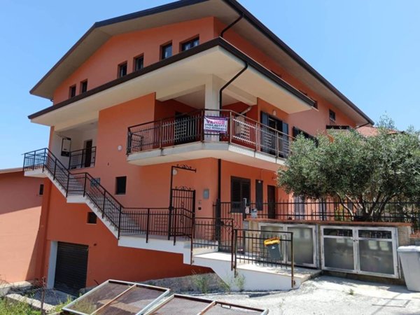 casa indipendente in vendita a Cerisano