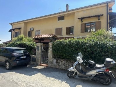 casa indipendente in vendita a Cerisano