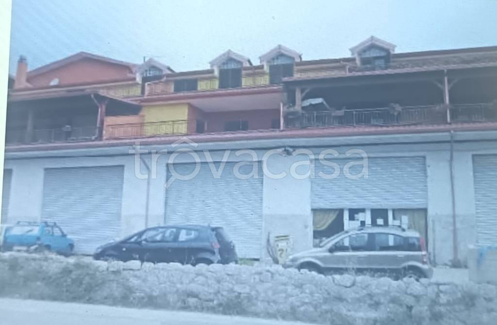 appartamento in vendita a Cerisano in zona Valli