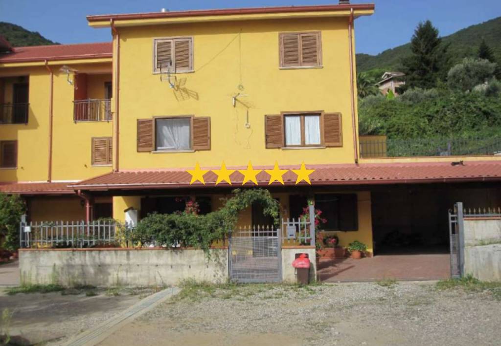 appartamento in vendita a Cerisano in zona Valli