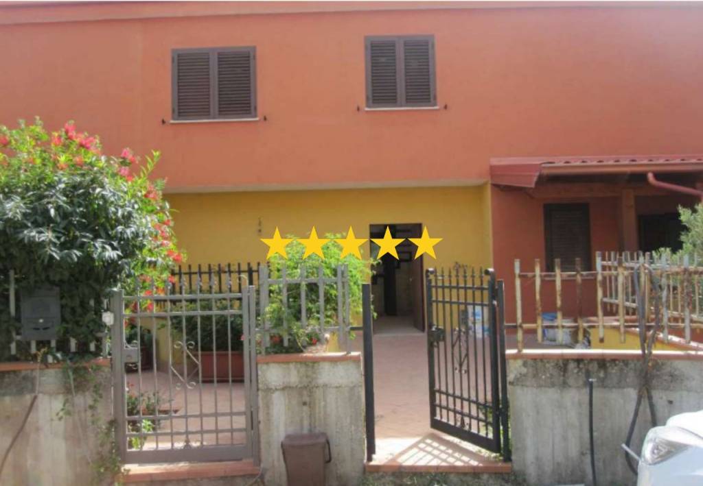 appartamento in vendita a Cerisano in zona Valli