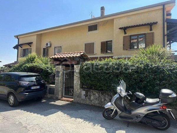 casa indipendente in vendita a Cerisano