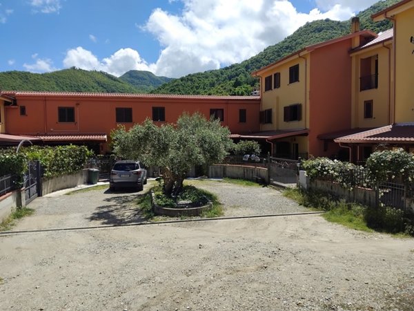 casa indipendente in vendita a Cerisano