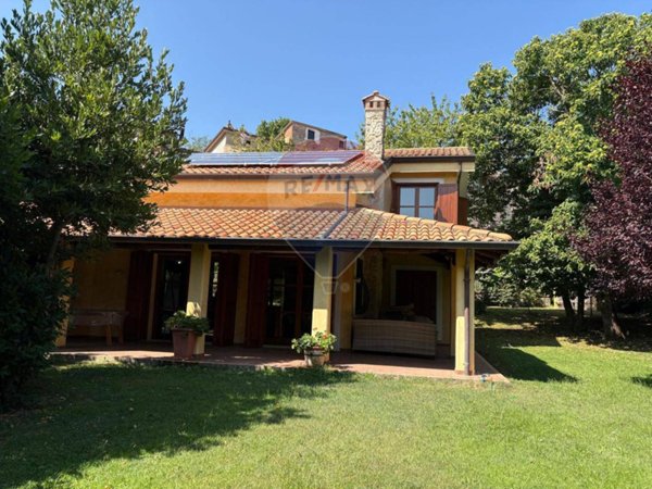 casa indipendente in vendita a Cerisano