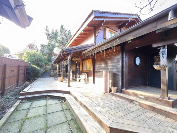 casa indipendente in vendita a Cerisano