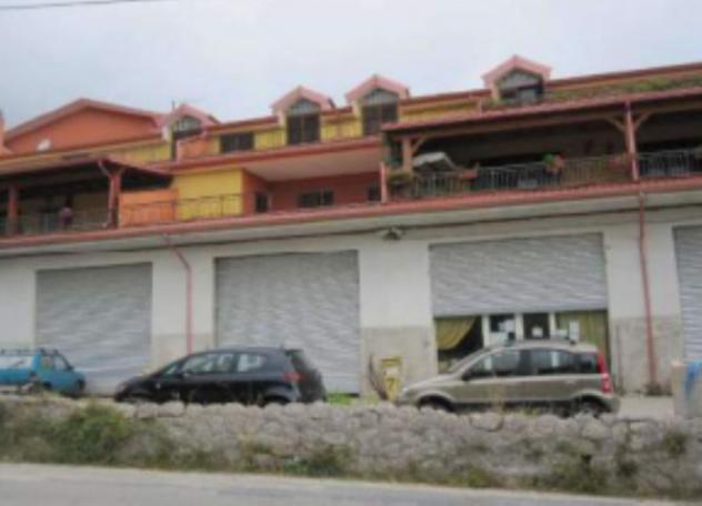 negozio in vendita a Cerisano in zona Valli