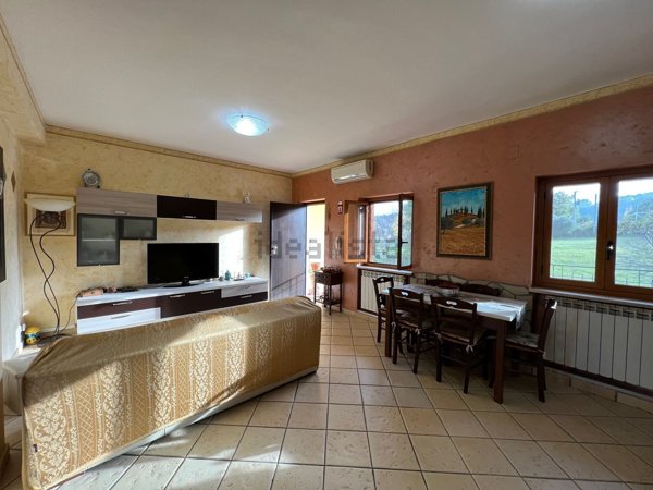 appartamento in vendita a Cerisano in zona Pianetto