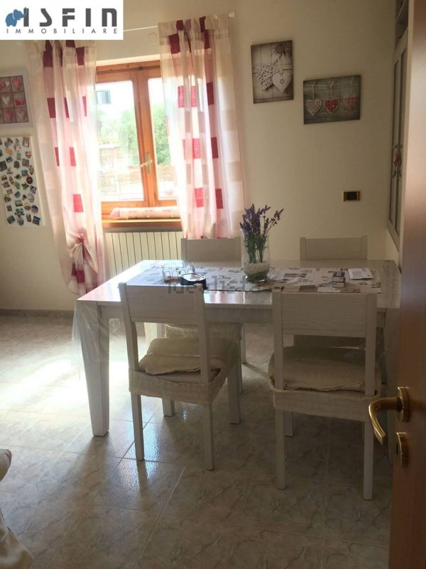 casa indipendente in vendita a Cerisano