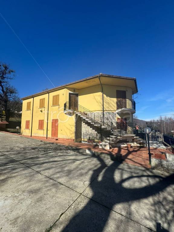 casa indipendente in vendita a Cerisano