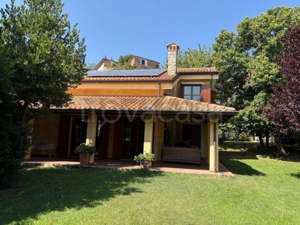 casa indipendente in vendita a Cerisano in zona Codicina