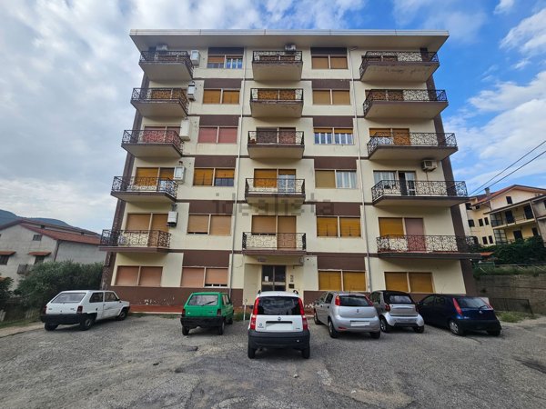 appartamento in vendita a Cerisano in zona Codicina