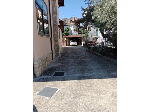 casa indipendente in vendita a Cerisano in zona Codicina