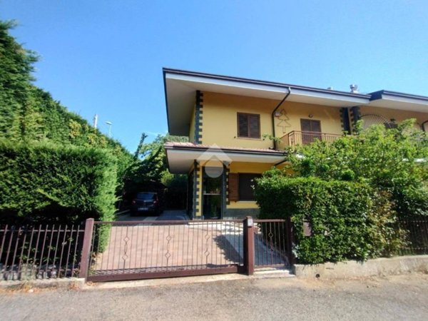 casa indipendente in vendita a Cerisano in zona Pianetto