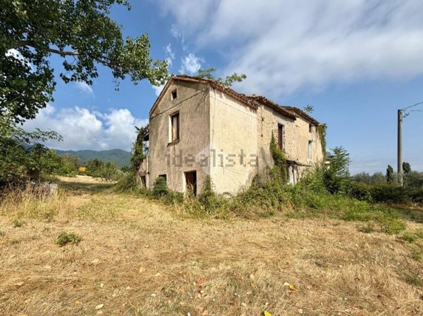 casa indipendente in vendita a Cerisano in zona Pianetto