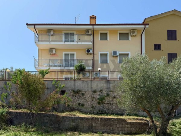 casa indipendente in vendita a Cerisano in zona Valli