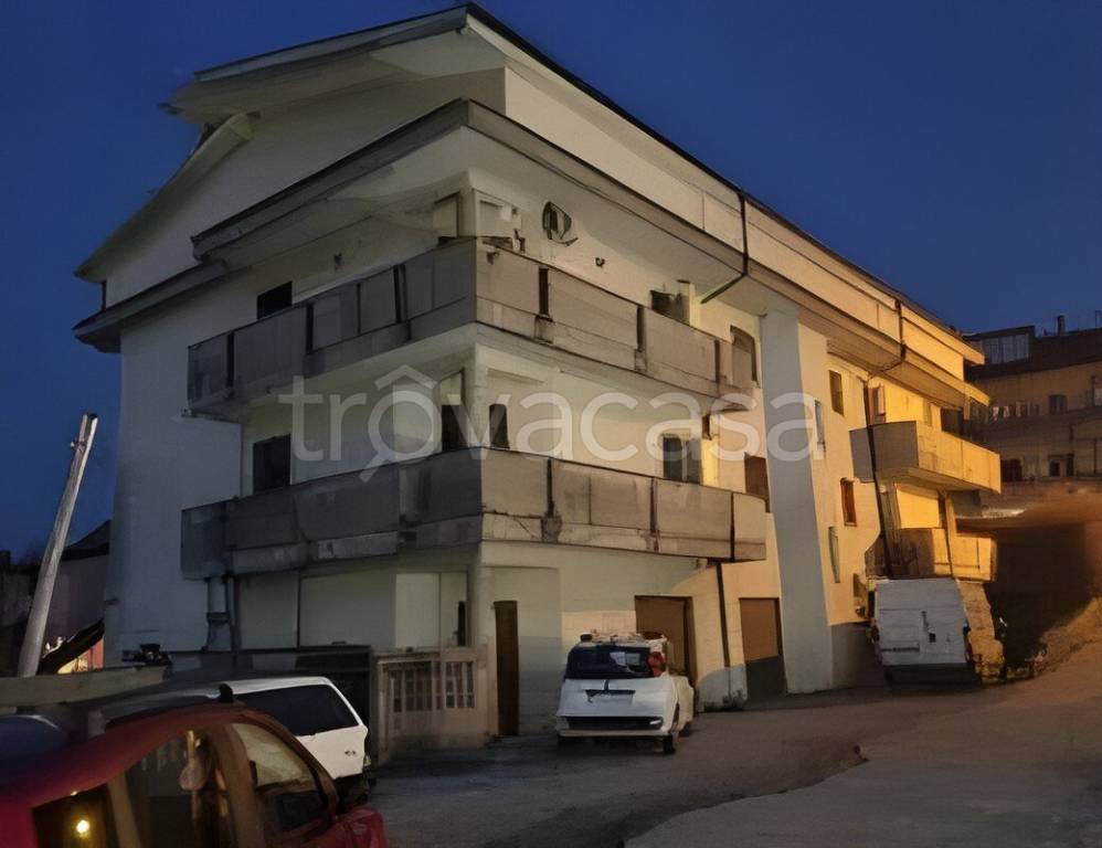 appartamento in vendita a Cerisano in zona Codicina