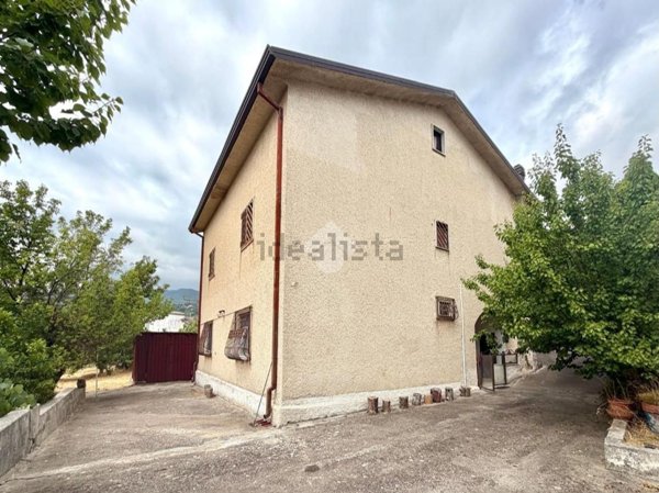 casa indipendente in vendita a Cerisano in zona Pianetto