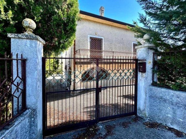 casa indipendente in vendita a Cerisano in zona Pianetto