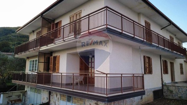 casa indipendente in vendita a Cerzeto in zona San Giacomo