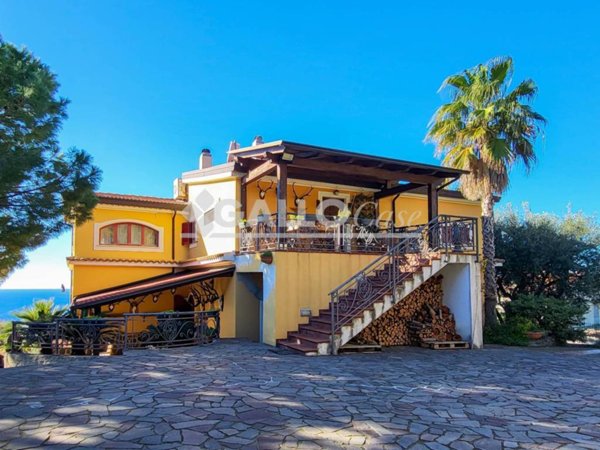 casa indipendente in vendita a Cetraro in zona Santa Lucia