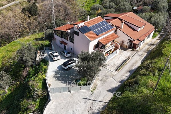 casa indipendente in vendita a Cetraro