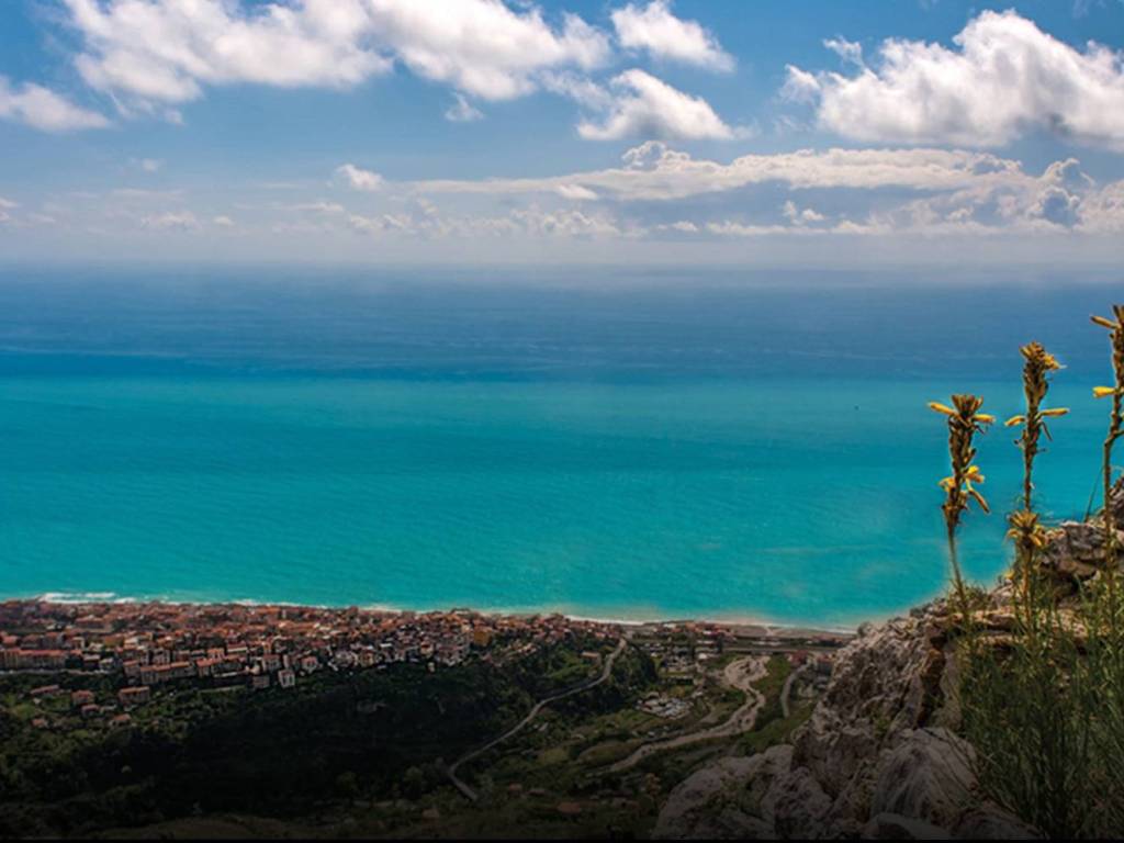 casa indipendente in vendita a Cetraro