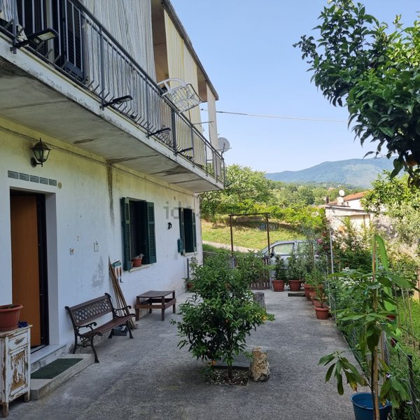 casa indipendente in vendita a Cetraro in zona Sinni
