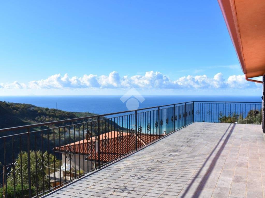 casa indipendente in vendita a Cetraro