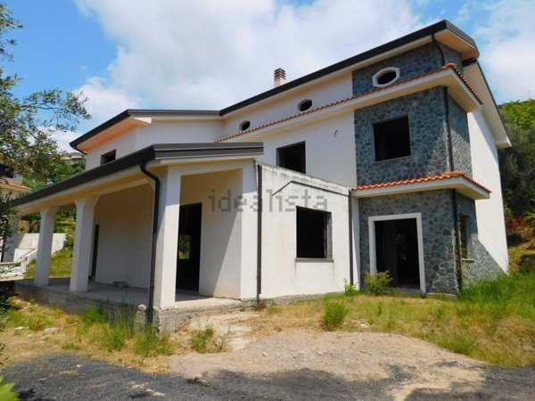casa indipendente in vendita a Cetraro in zona Santa Lucia