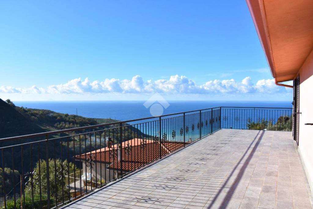 casa indipendente in vendita a Cetraro in zona Malvitani