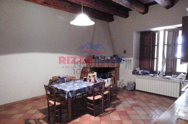 casa indipendente in vendita a Civita