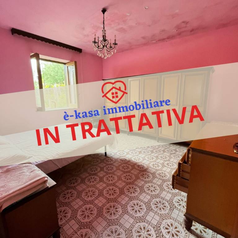 casa indipendente in vendita a Cleto