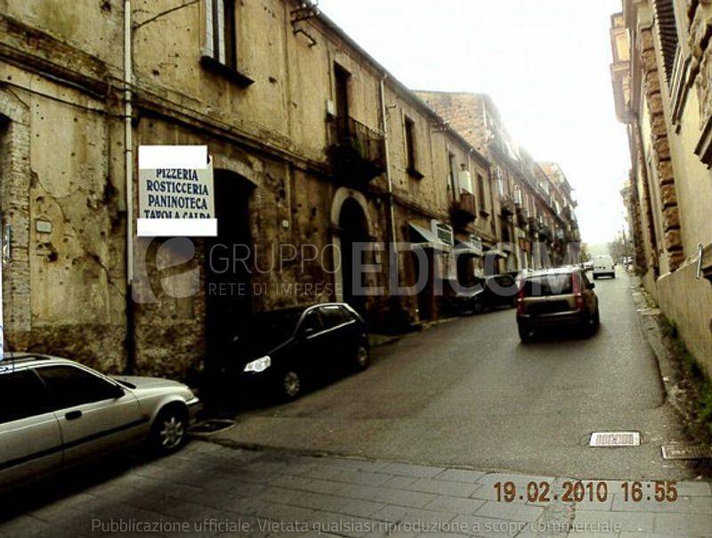 negozio in vendita a Cosenza in zona Cosenza Vecchia