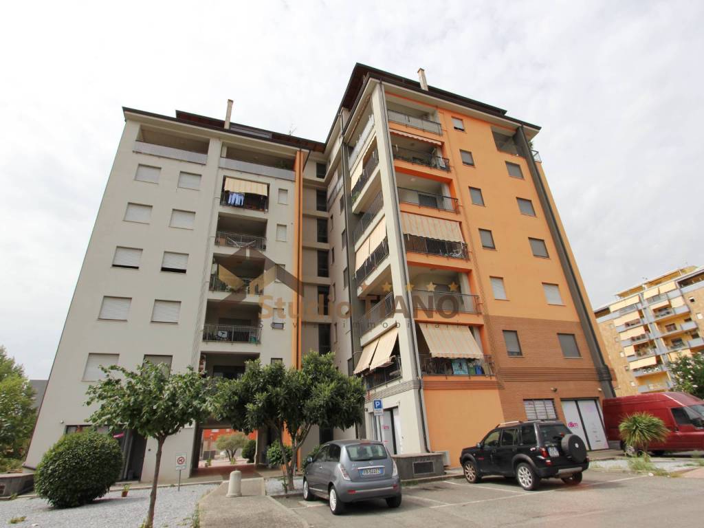 appartamento in vendita a Cosenza in zona Via Popilia