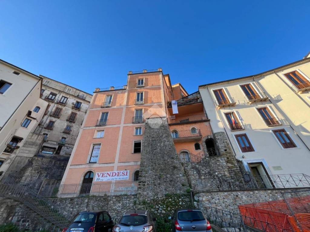 ufficio in vendita a Cosenza in zona Cosenza Vecchia