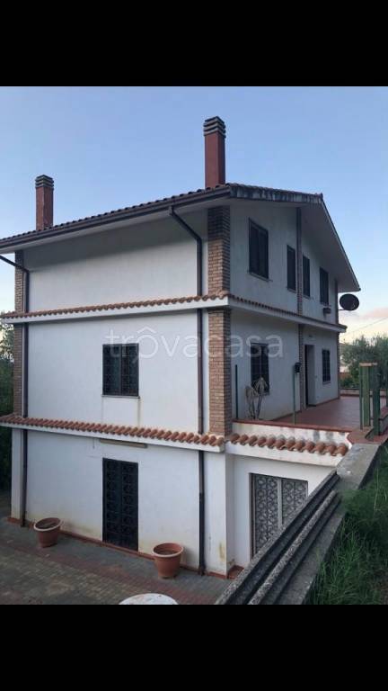 casa indipendente in vendita a Cosenza in zona Donnici