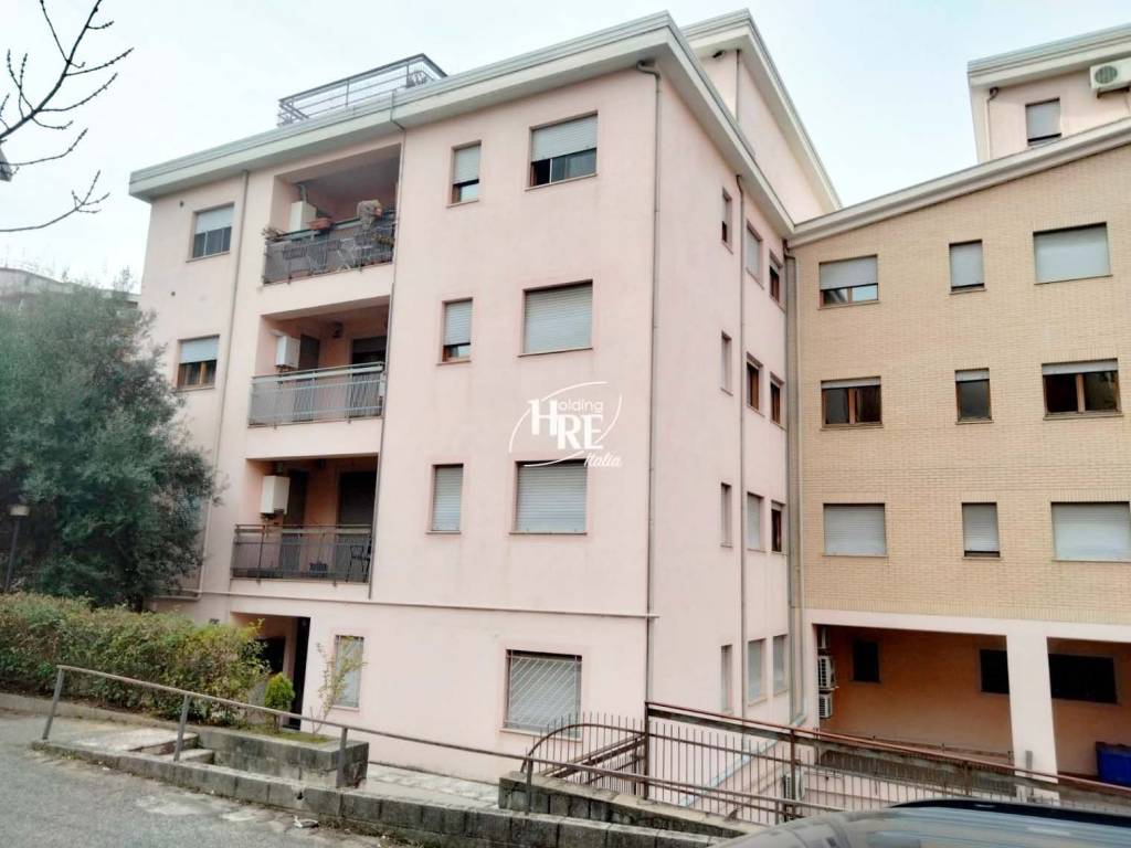 appartamento in vendita a Cosenza in zona Panebianco