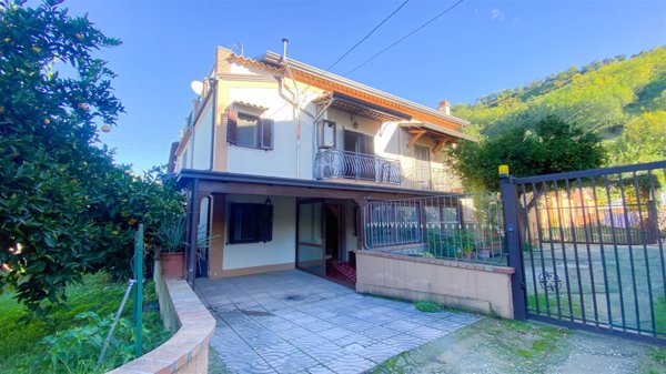 casa indipendente in vendita a Cosenza in zona Via Popilia