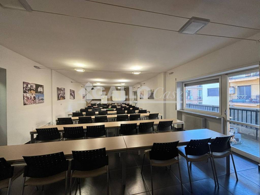 ufficio in vendita a Cosenza in zona Cosenza Vecchia