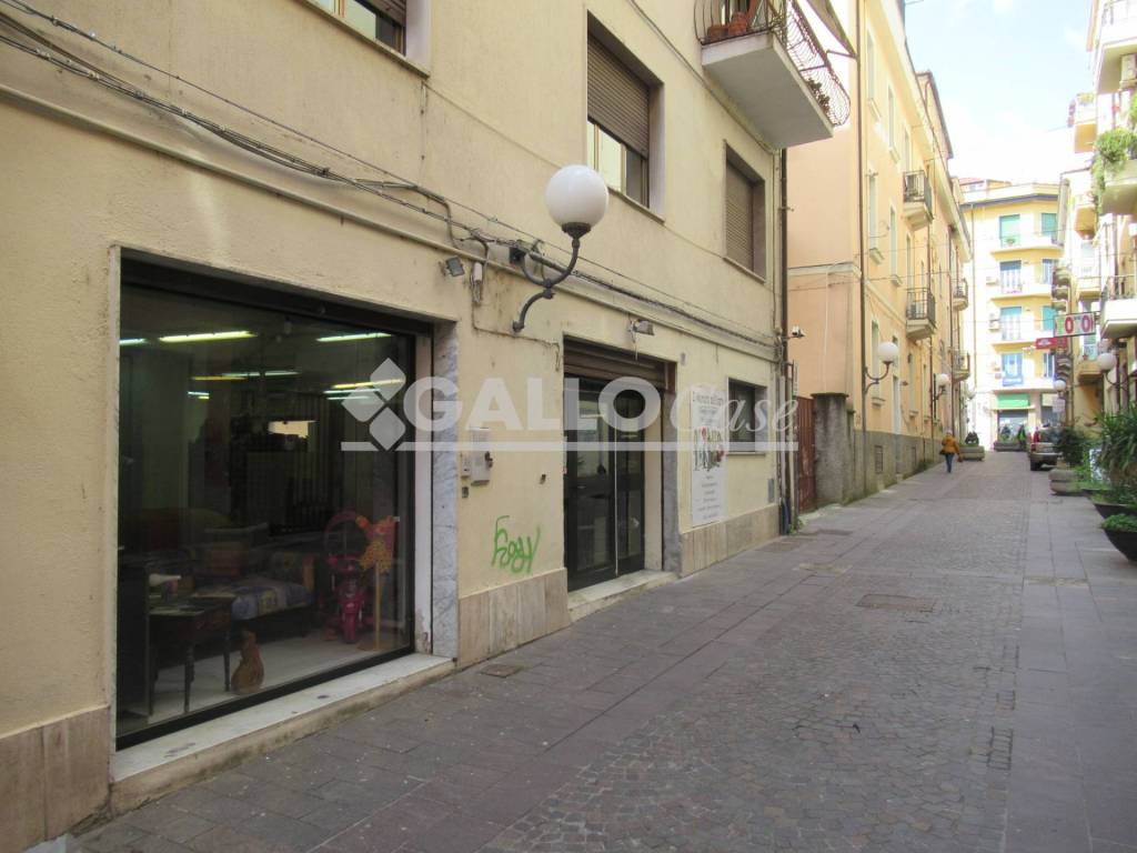 ufficio in vendita a Cosenza in zona Cosenza Vecchia