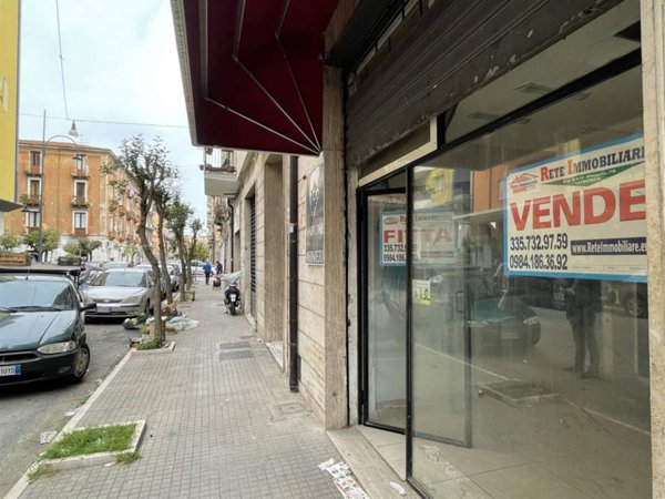 negozio in vendita a Cosenza