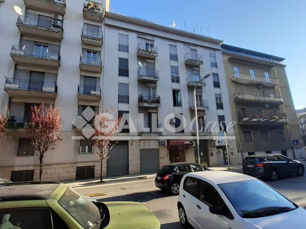 negozio in vendita a Cosenza in zona Città 2000