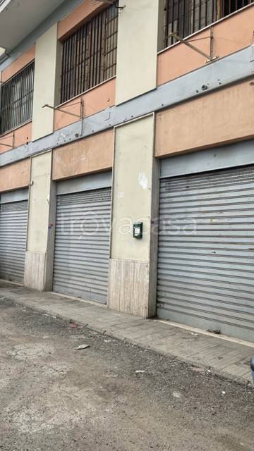 negozio in vendita a Cosenza in zona Panebianco