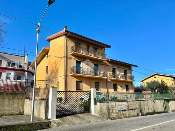 appartamento in vendita a Cosenza in zona Donnici