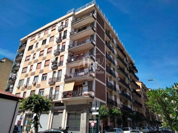 locale commerciale in vendita a Cosenza in zona Cosenza Vecchia