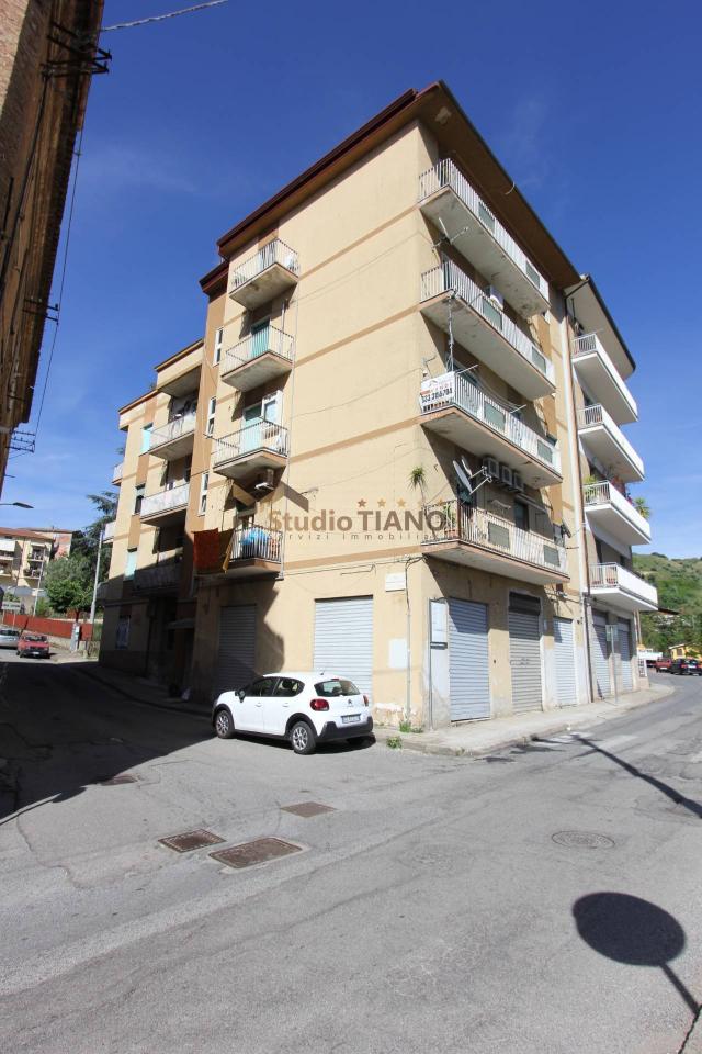 appartamento in vendita a Cosenza in zona Gergeri