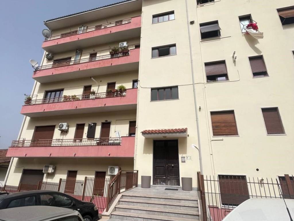 appartamento in vendita a Cosenza in zona Panebianco