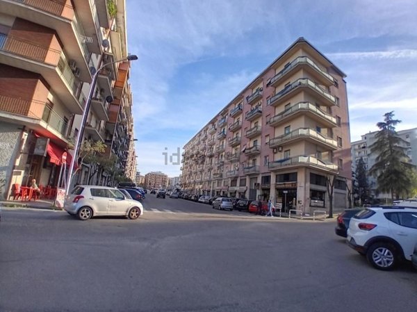 locale di sgombero in vendita a Cosenza in zona Cosenza Vecchia