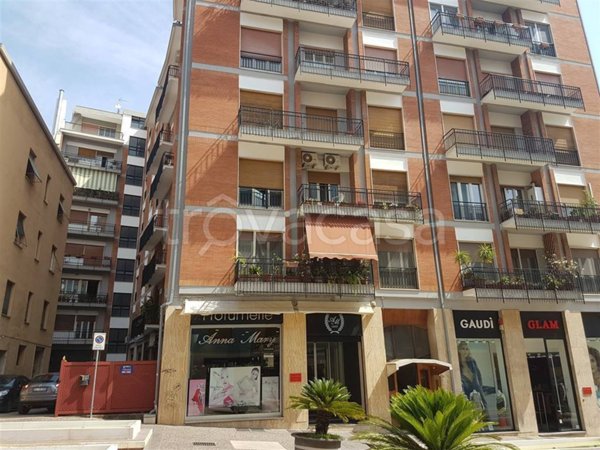 ufficio in vendita a Cosenza in zona Cosenza Vecchia
